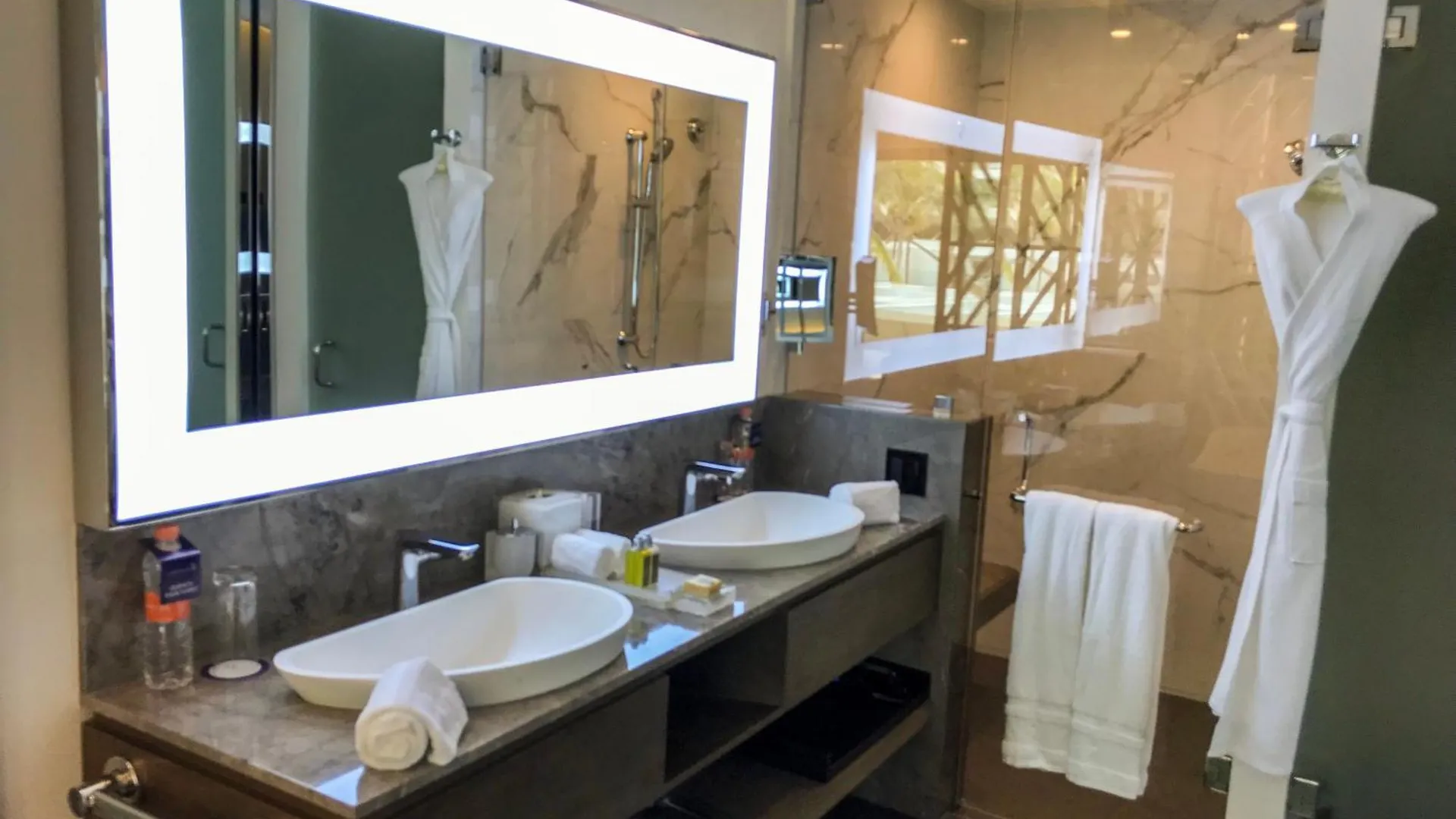 Garza Blanca Resort - 2 Bedroom Luxury Suite - For Christmas Cancun