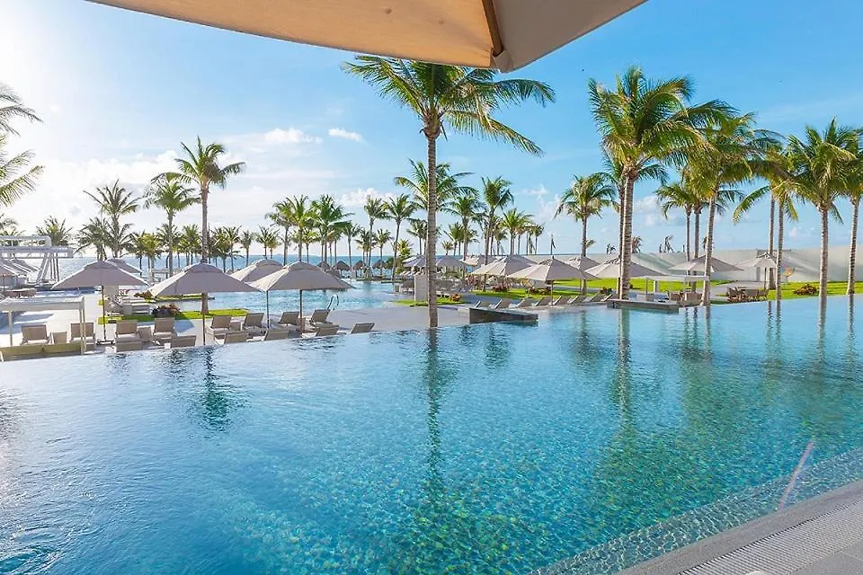 Garza Blanca Resort - 2 Bedroom Luxury Suite - For Christmas Cancun 0*,  Mexico