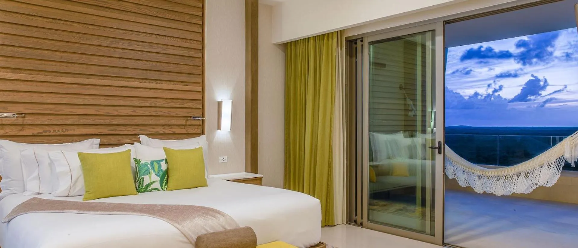 Garza Blanca Resort - 2 Bedroom Luxury Suite - For Christmas Cancun